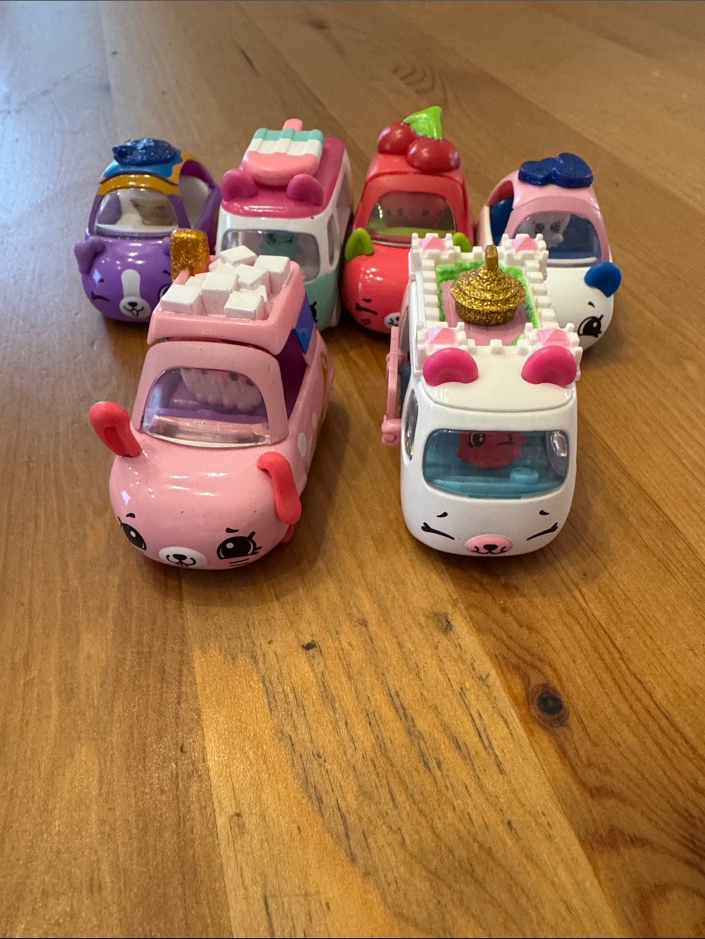 Shopkins Cutie Cars Lot with Carrying Case - Picture 8 of 15